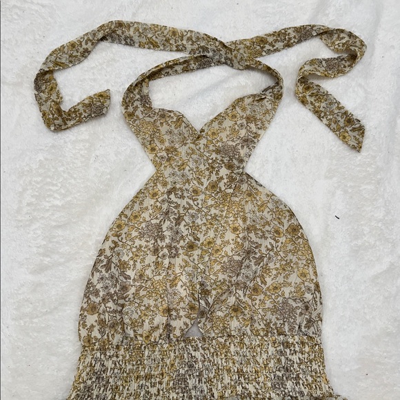 Floral Halter Romper - Picture 3 of 4